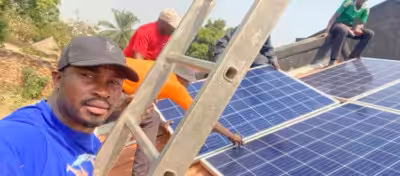 Un impianto fotovoltaico per illuminare il loro futuro